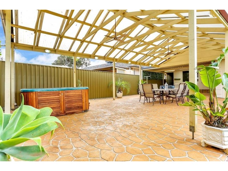 42 Topaz Crescent, Salisbury East SA 5109
