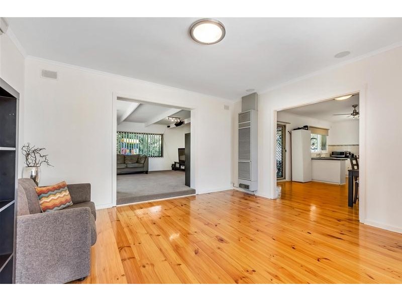 12 Flinders Drive, Valley View SA 5093