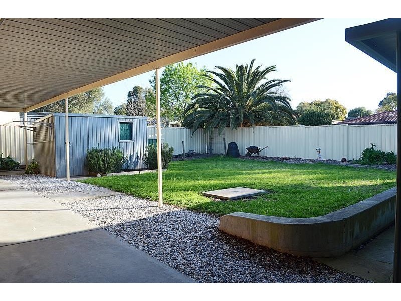 10 Lynore Road, Ridgehaven SA 5097