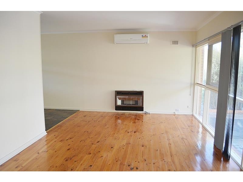 10 Lynore Road, Ridgehaven SA 5097