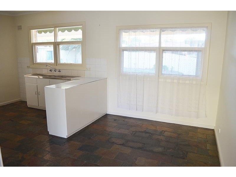 10 Lynore Road, Ridgehaven SA 5097