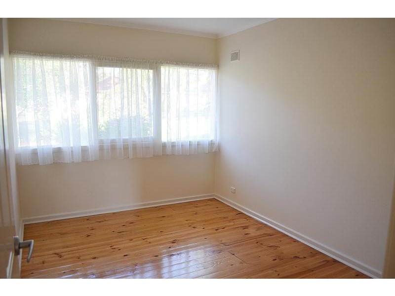 10 Lynore Road, Ridgehaven SA 5097