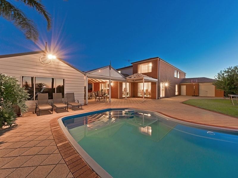 12 Portsmouth Parade, Gulfview Heights SA 5096