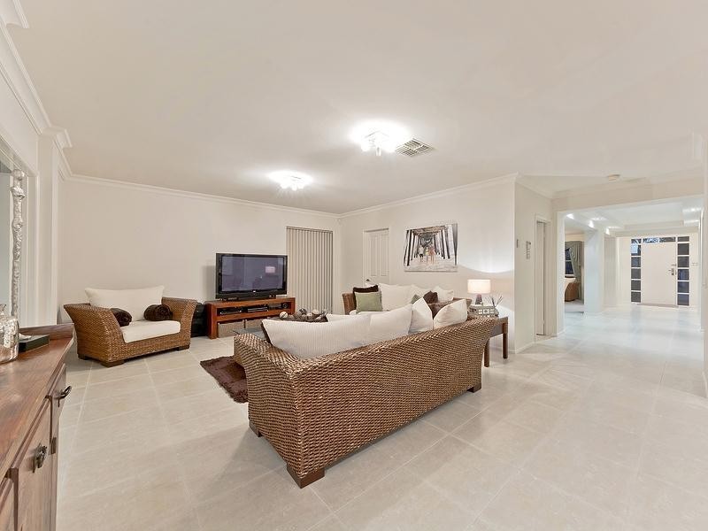 12 Portsmouth Parade, Gulfview Heights SA 5096