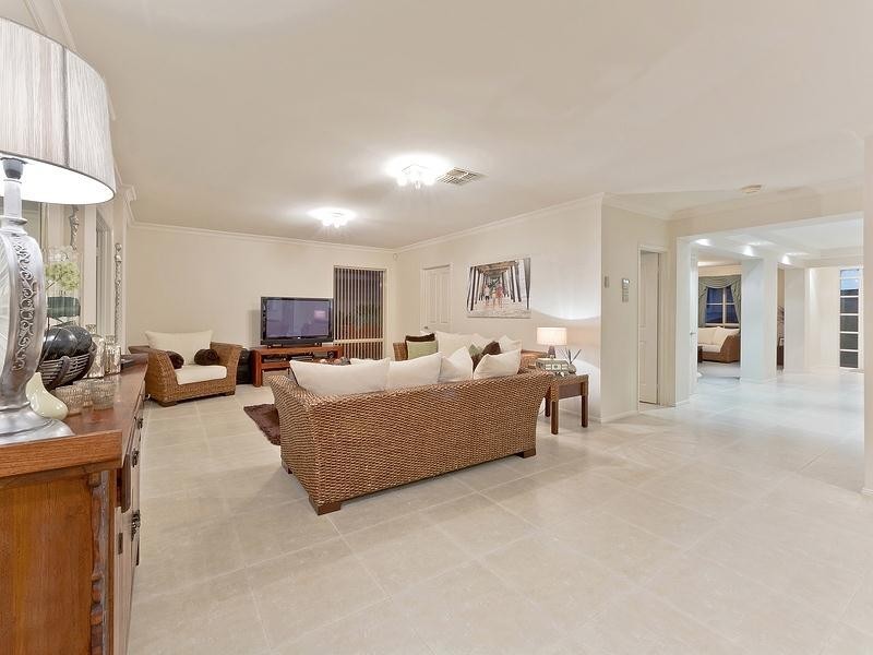 12 Portsmouth Parade, Gulfview Heights SA 5096