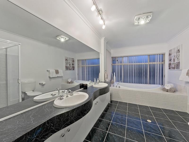 12 Portsmouth Parade, Gulfview Heights SA 5096