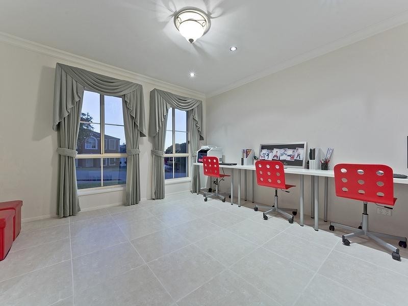 12 Portsmouth Parade, Gulfview Heights SA 5096