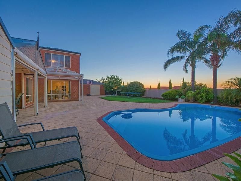 12 Portsmouth Parade, Gulfview Heights SA 5096