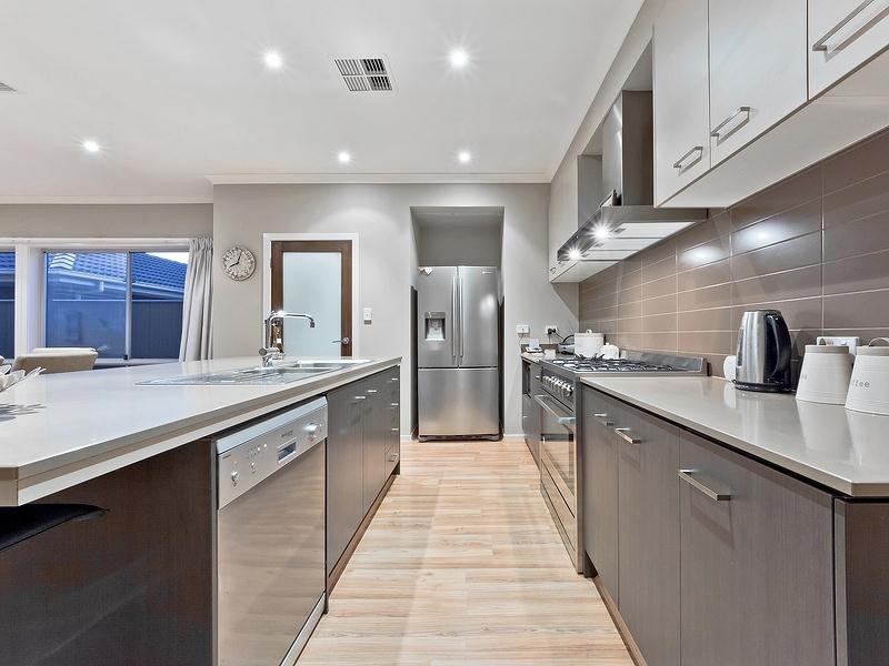 12 The Avenue, Blakeview SA 5114