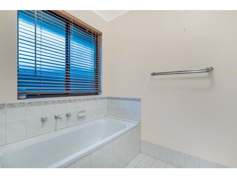 8 Essling Place, Greenwith SA 5125