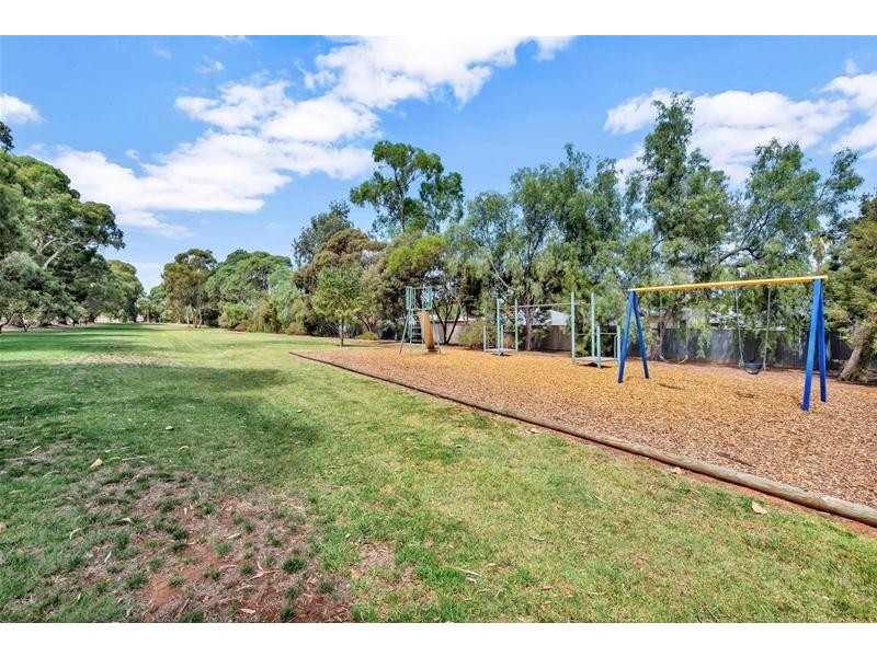 40 Heather Drive, Para Vista SA 5093