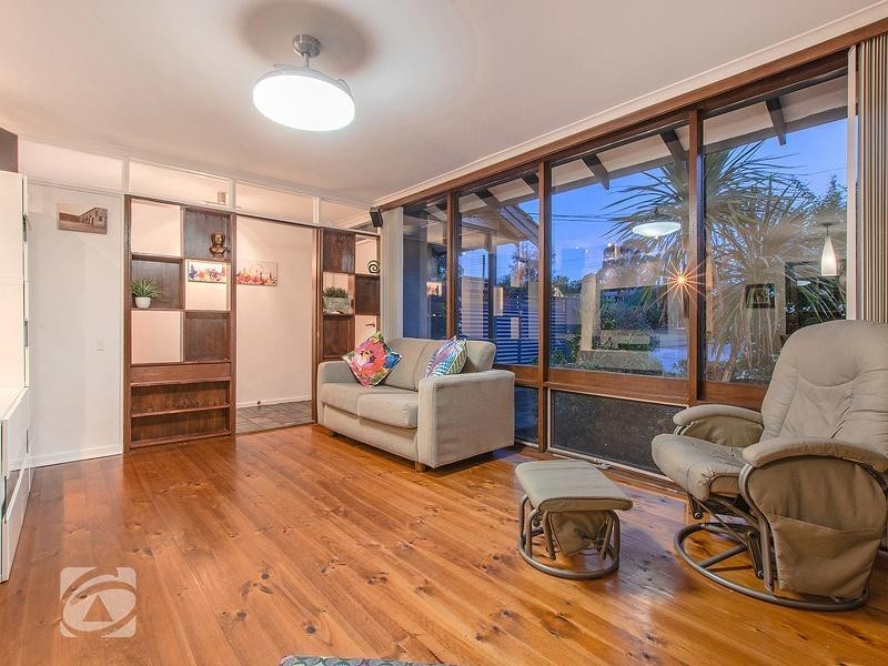 10 Cottenham Drive, Banksia Park SA 5091