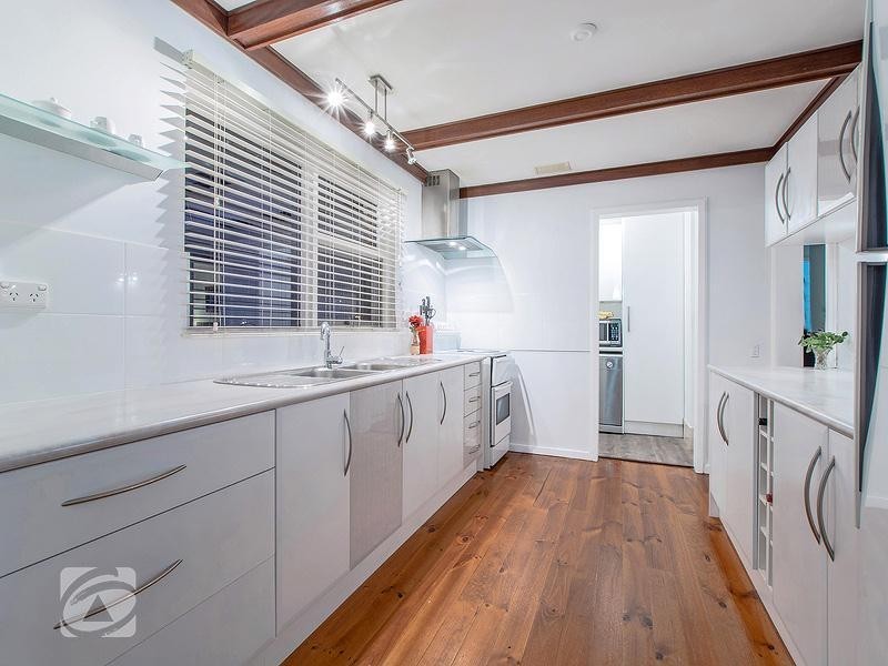 10 Cottenham Drive, Banksia Park SA 5091