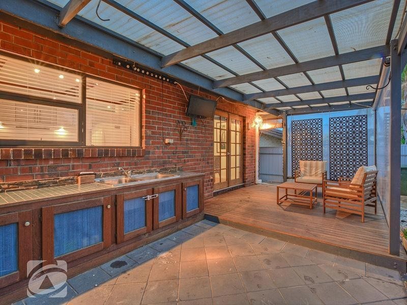 10 Cottenham Drive, Banksia Park SA 5091