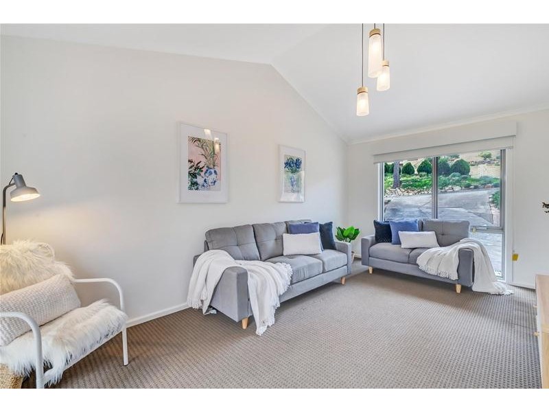 43 Flinders Drive, Valley View SA 5093