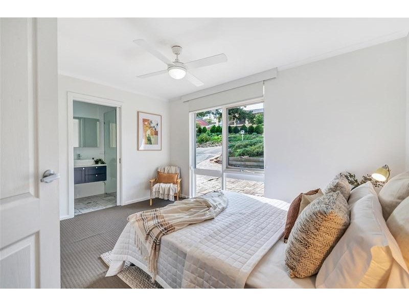 43 Flinders Drive, Valley View SA 5093