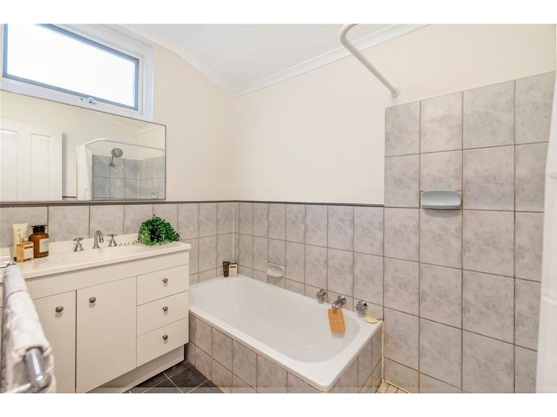 43 Flinders Drive, Valley View SA 5093