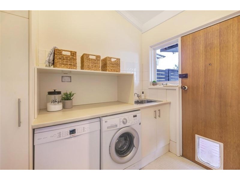 43 Flinders Drive, Valley View SA 5093