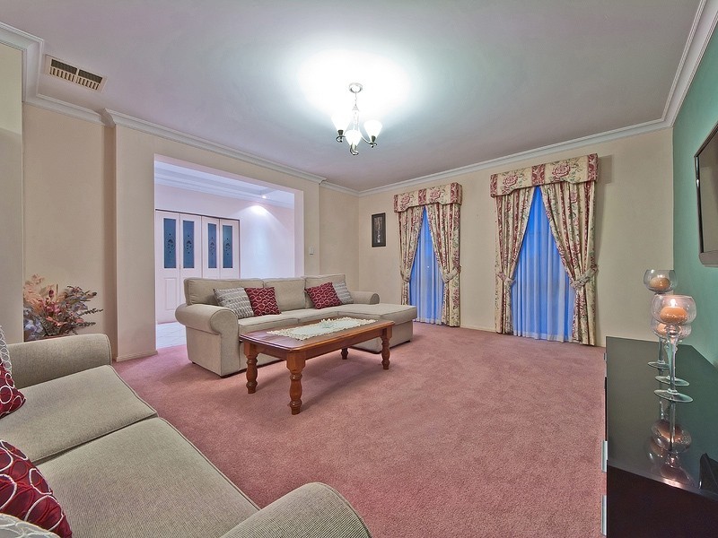 2 Laurina Court, Golden Grove SA 5125