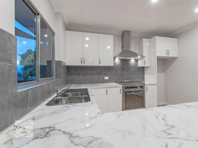 9 Canberra Crescent, Valley View SA 5093