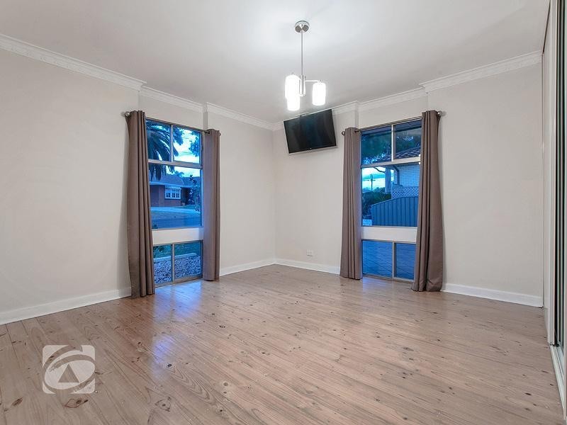 9 Canberra Crescent, Valley View SA 5093