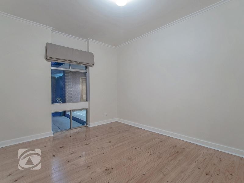 9 Canberra Crescent, Valley View SA 5093