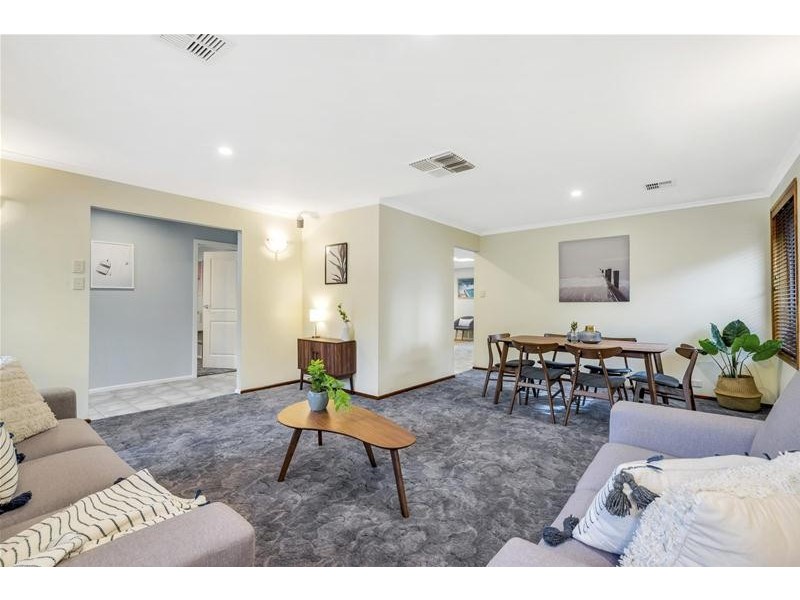 16 Hillcott Avenue, Wynn Vale SA 5127