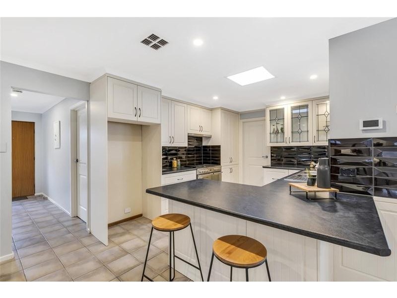 16 Hillcott Avenue, Wynn Vale SA 5127