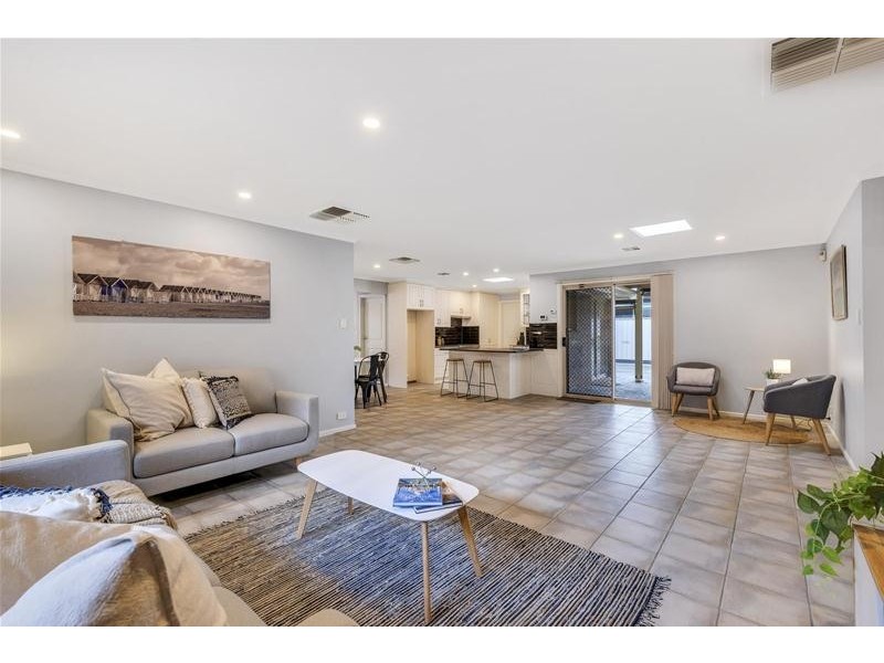 16 Hillcott Avenue, Wynn Vale SA 5127