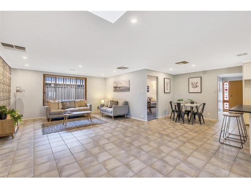 16 Hillcott Avenue, Wynn Vale SA 5127