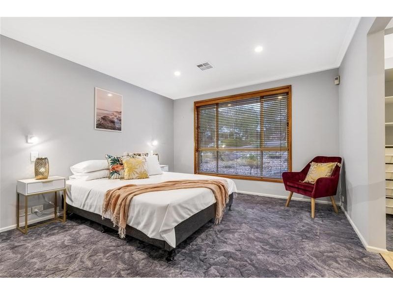 16 Hillcott Avenue, Wynn Vale SA 5127