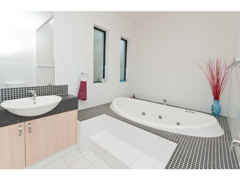 18 Braeburn Drive, Golden Grove SA 5125