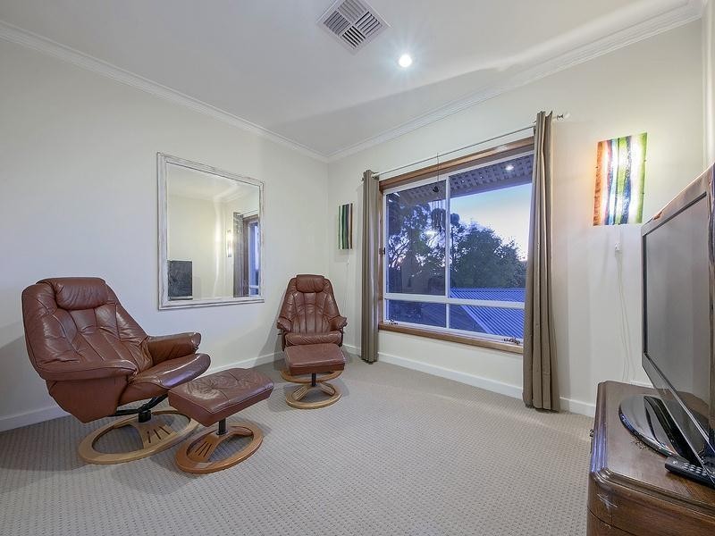 10 Harvey Crescent, Salisbury Heights SA 5109