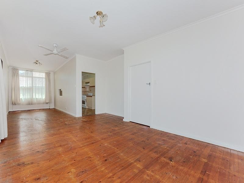 16 Leabrook  Drive, Para Hills SA 5096