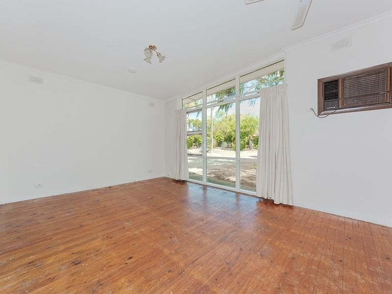 16 Leabrook  Drive, Para Hills SA 5096