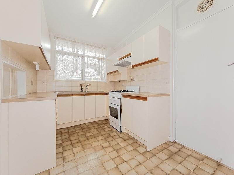 16 Leabrook  Drive, Para Hills SA 5096