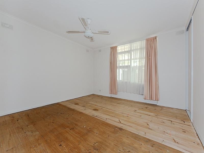 16 Leabrook  Drive, Para Hills SA 5096