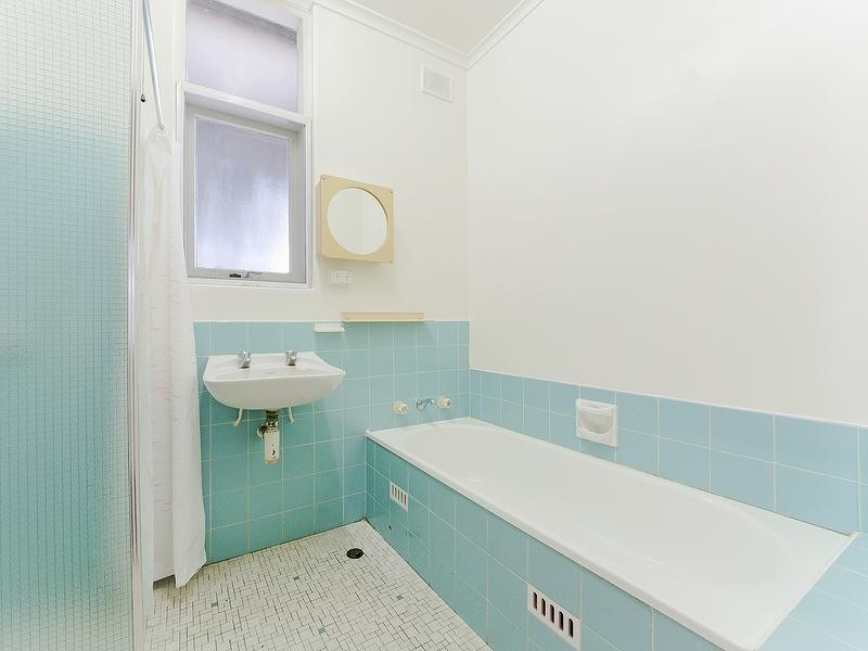 16 Leabrook  Drive, Para Hills SA 5096