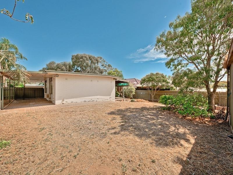 16 Leabrook  Drive, Para Hills SA 5096