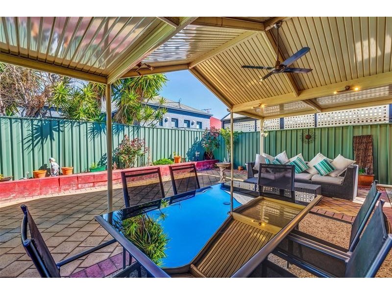 4 Mallard  Crescent, Mawson Lakes SA 5095