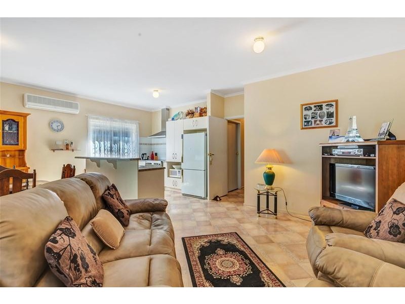 4 Mallard  Crescent, Mawson Lakes SA 5095