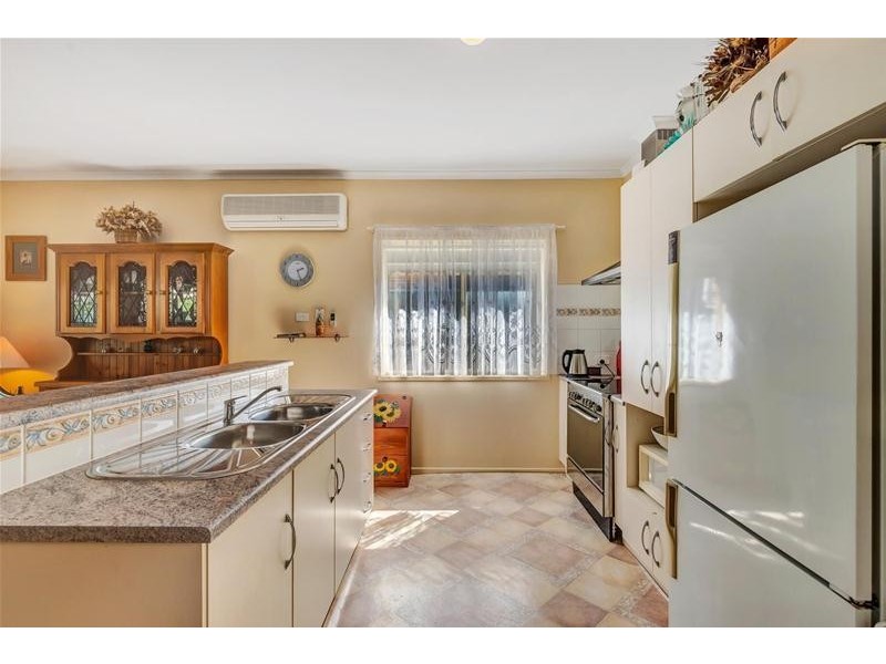 4 Mallard  Crescent, Mawson Lakes SA 5095