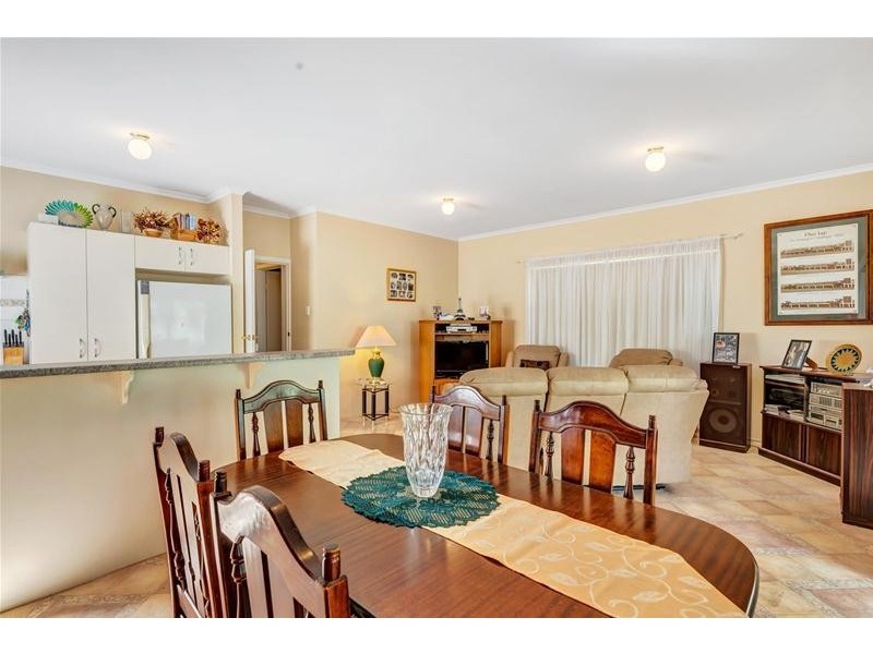 4 Mallard  Crescent, Mawson Lakes SA 5095