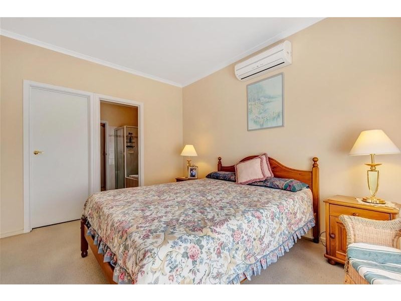 4 Mallard  Crescent, Mawson Lakes SA 5095