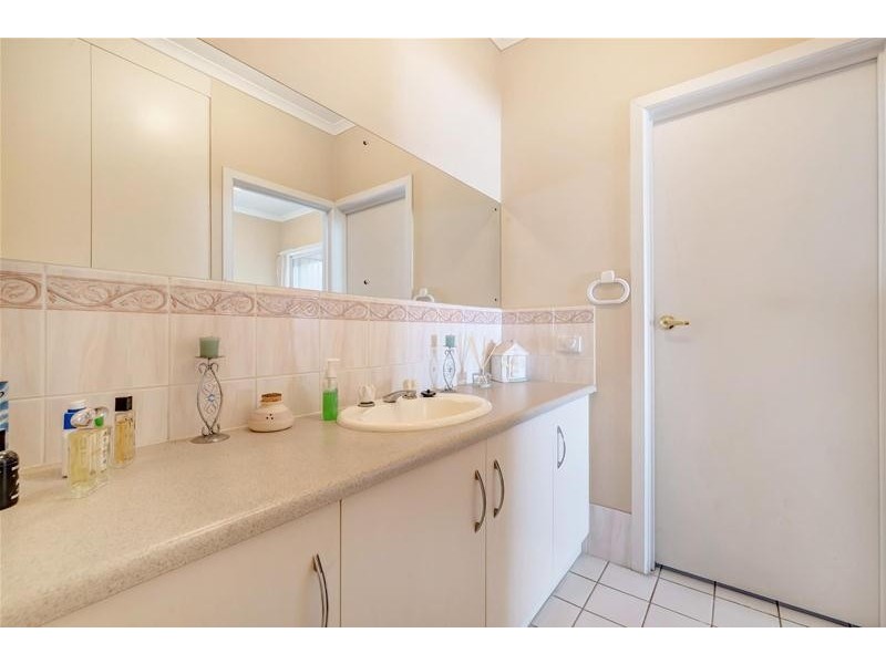 4 Mallard  Crescent, Mawson Lakes SA 5095