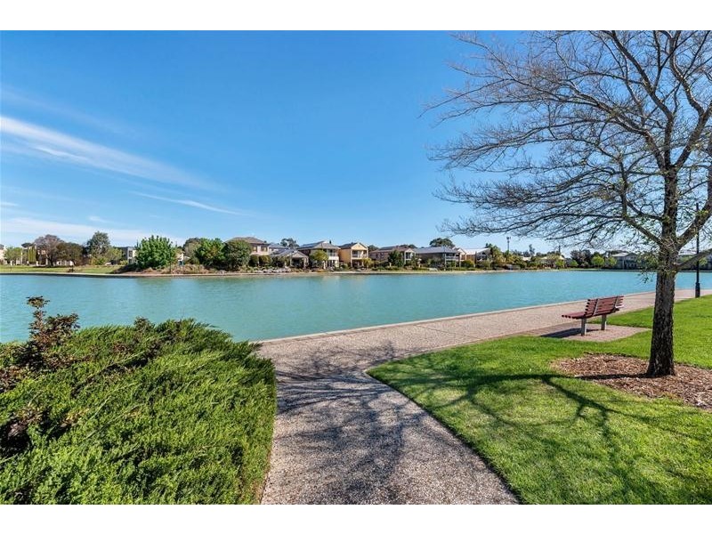 4 Mallard  Crescent, Mawson Lakes SA 5095