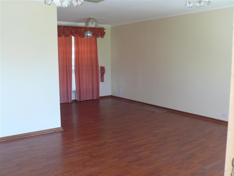 9 Selangor Avenue, Fairview Park SA 5126