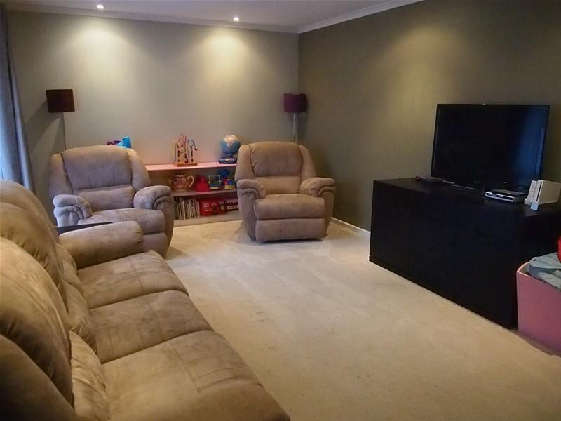 2 Dillon Street, Redwood Park SA 5097