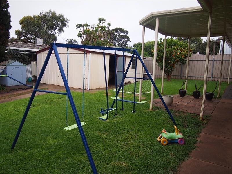 2 Dillon Street, Redwood Park SA 5097