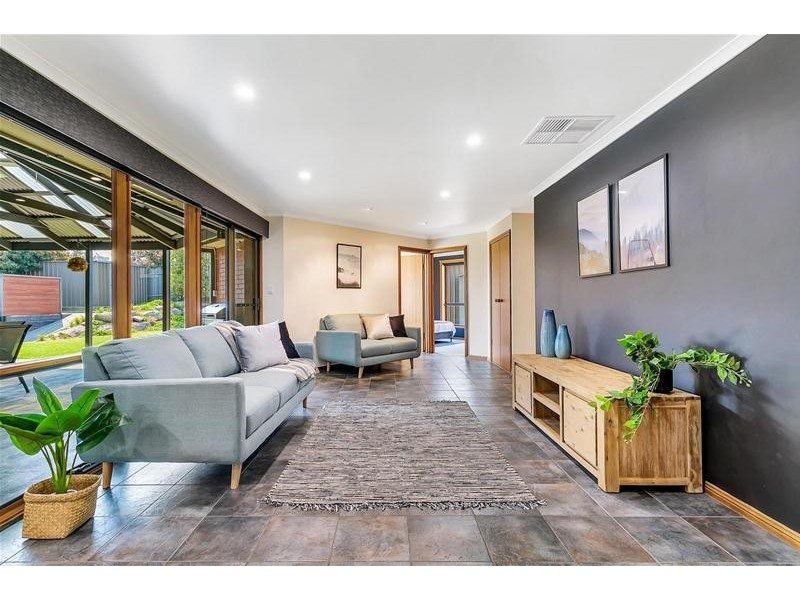 33 Borodino Court, Greenwith SA 5125